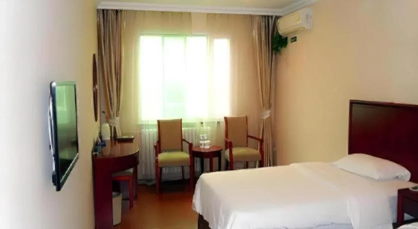 Bed in GreenTree Inn Beijing East Yizhuang District Second Kechuang Street Express Hotel