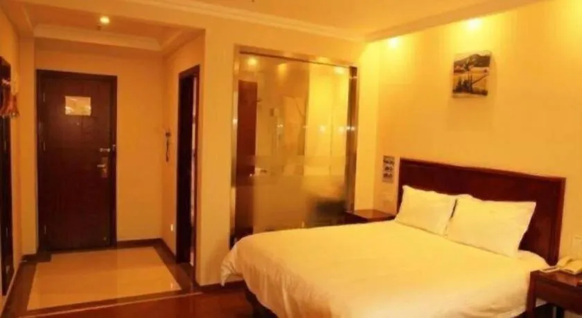 Bed in GreenTree Inn Beijing East Yizhuang District Second Kechuang Street Express Hotel