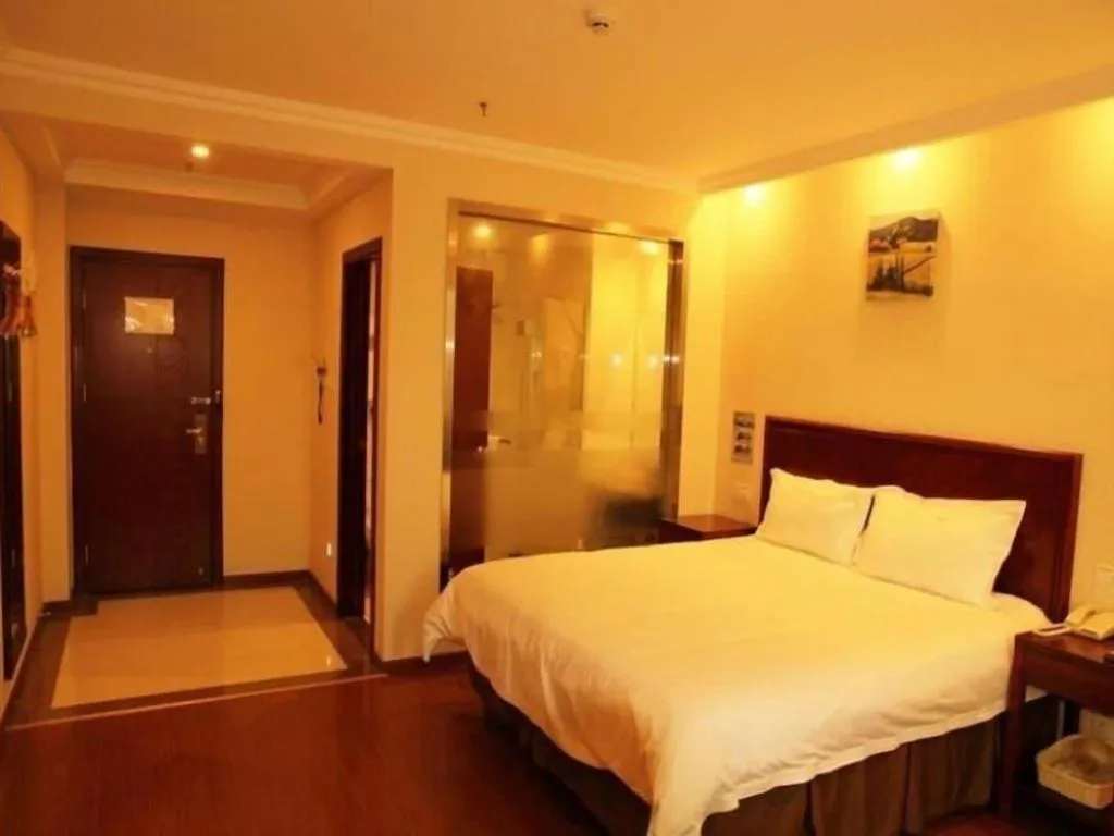 Bed in GreenTree Inn Beijing East Yizhuang District Second Kechuang Street Express Hotel