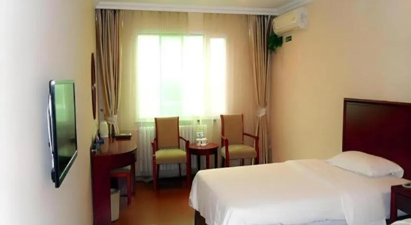 Bed in GreenTree Inn Beijing East Yizhuang District Second Kechuang Street Express Hotel