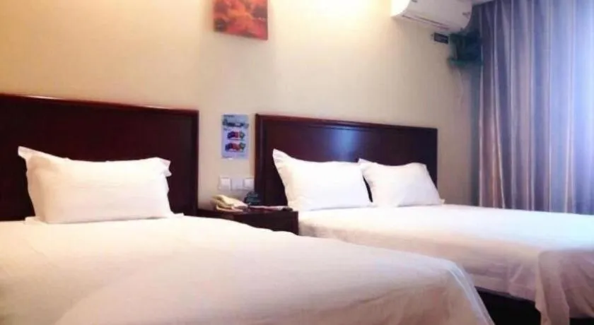 Bed in GreenTree Inn Beijing East Yizhuang District Second Kechuang Street Express Hotel