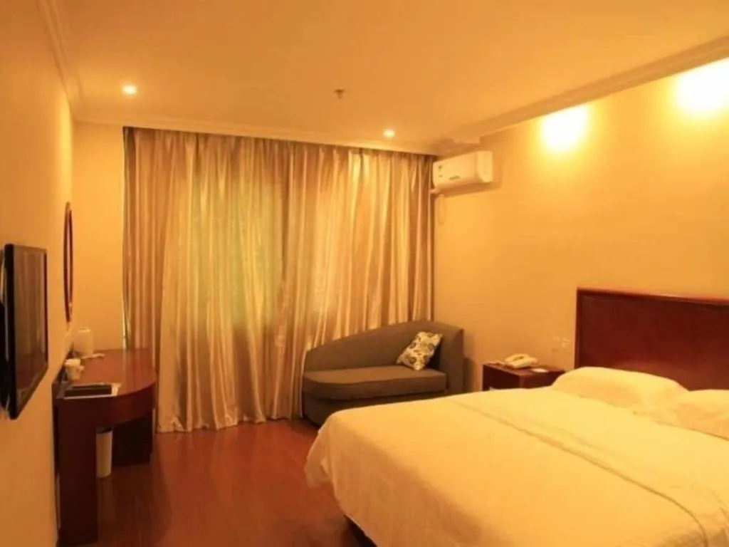 Bed in GreenTree Inn Beijing East Yizhuang District Second Kechuang Street Express Hotel