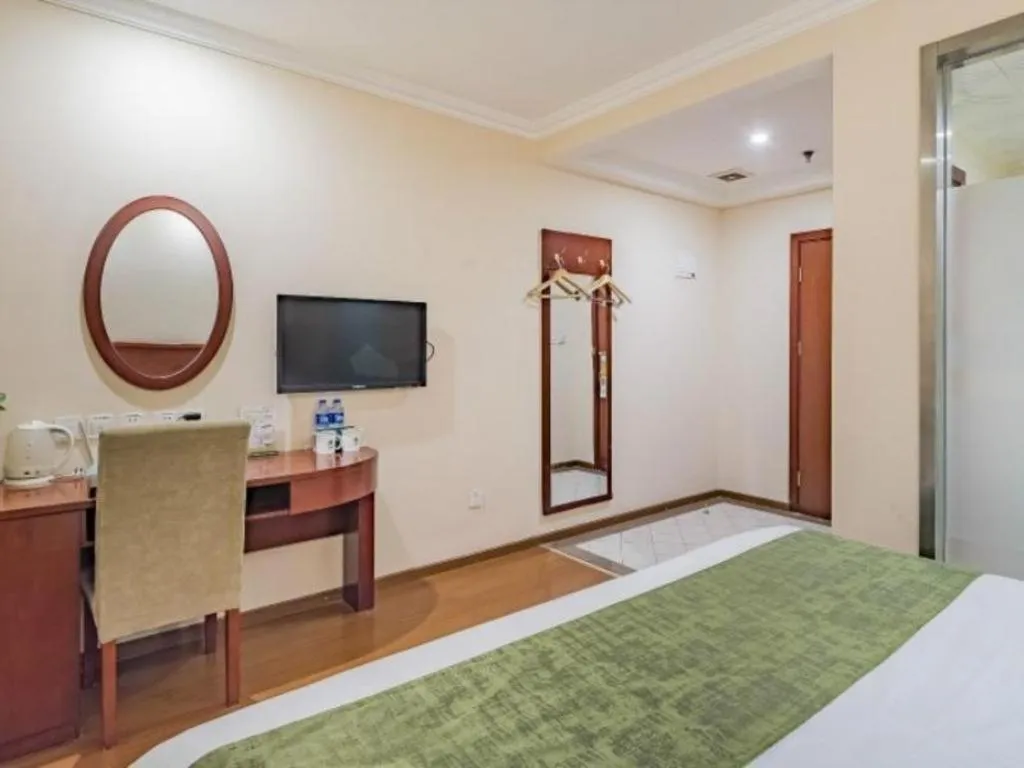 Bed in GreenTree Inn Beijing East Yizhuang District Second Kechuang Street Express Hotel