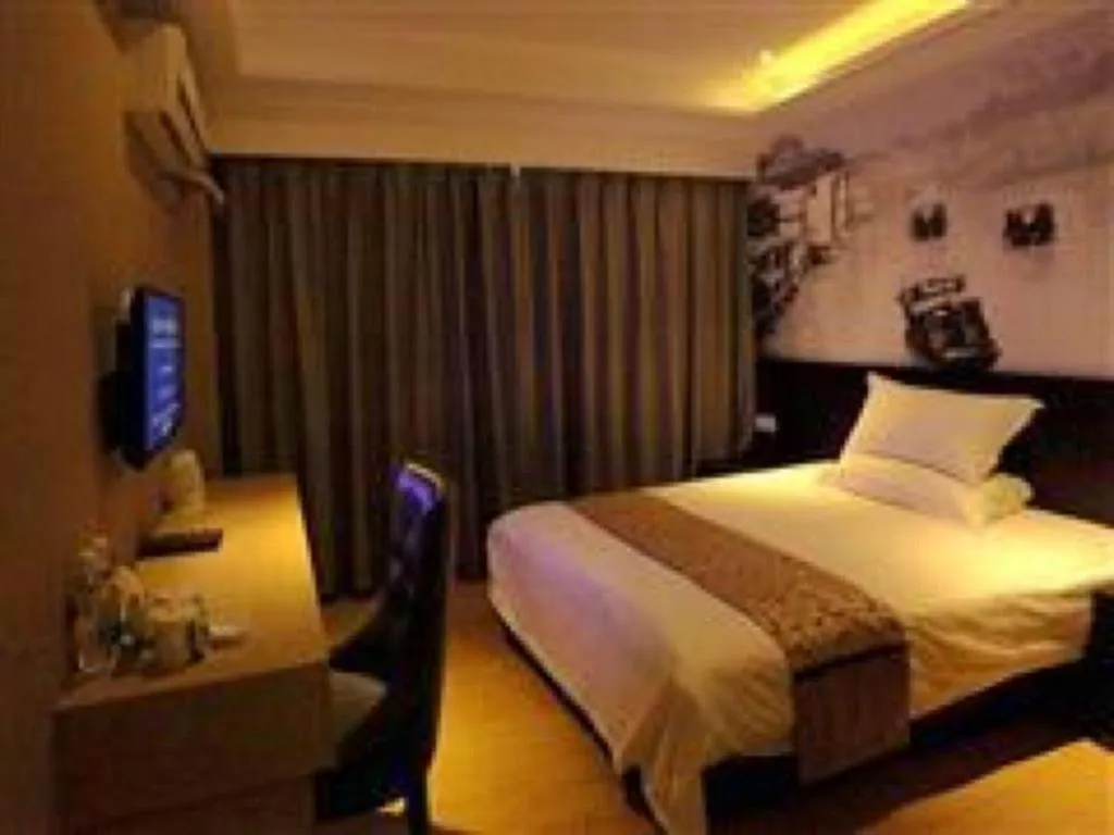 Bed in GreenTree Inn Huzhou South Street Chaoyin Bridge Business Hotel