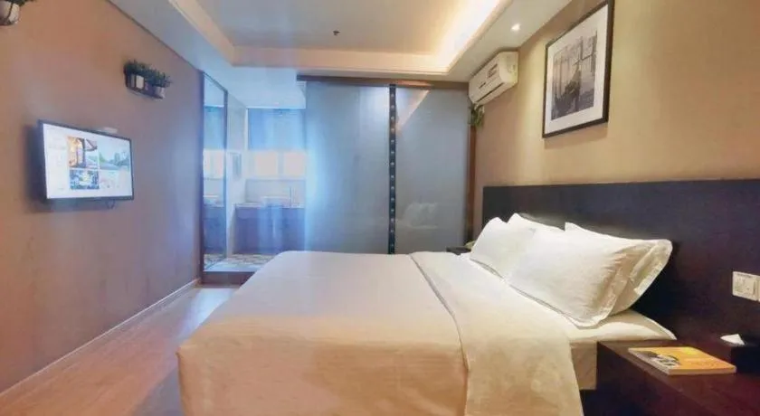 Bed in GreenTree Inn Huzhou South Street Chaoyin Bridge Business Hotel