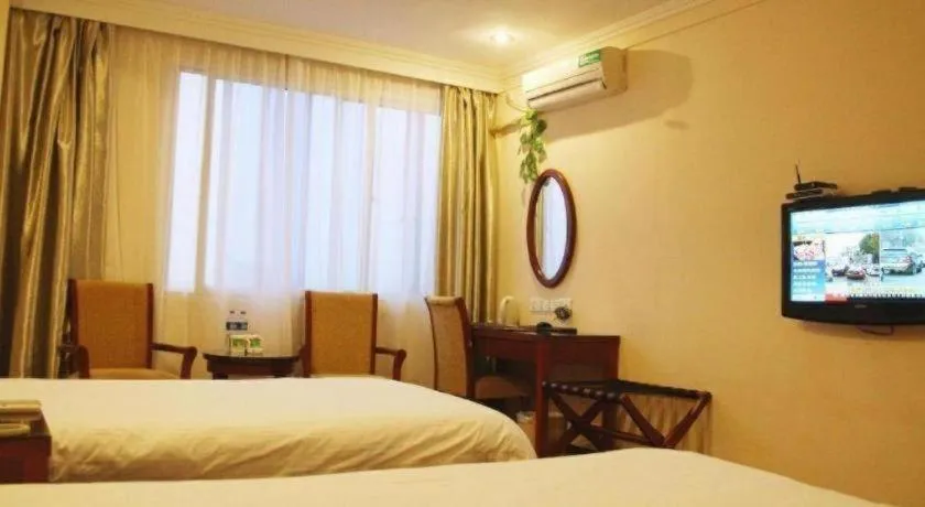Bed in GreenTree Inn Jiangsu Suzhou Shi Road North Tongjing Road Subway Station Express Hotel