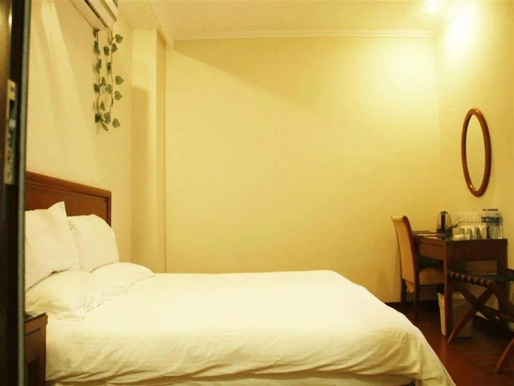 Bed in GreenTree Inn Jiangsu Suzhou Shi Road North Tongjing Road Subway Station Express Hotel