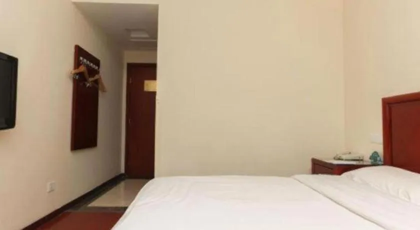Bed in GreenTree Inn Jiangsu Suzhou Shi Road North Tongjing Road Subway Station Express Hotel