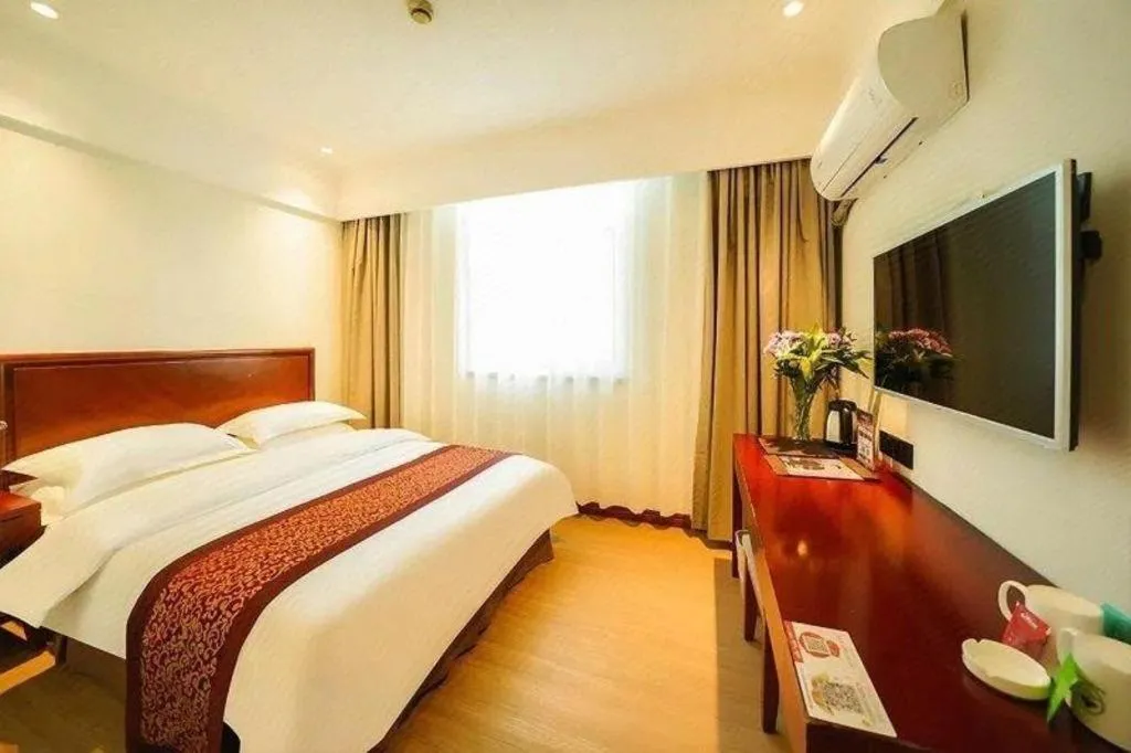 Bed in GreenTree Inn Jiangsu Suzhou Shi Road North Tongjing Road Subway Station Express Hotel