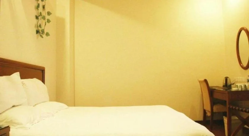 Bed in GreenTree Inn Jiangsu Suzhou Shi Road North Tongjing Road Subway Station Express Hotel