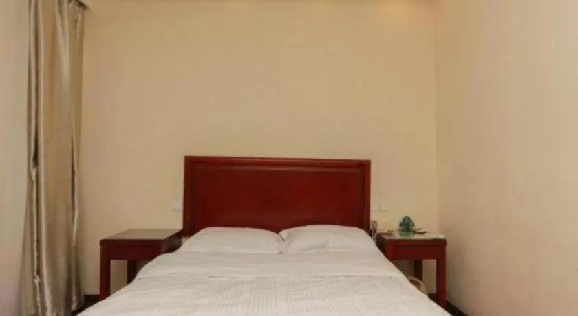 Bed in GreenTree Inn Jiangsu Suzhou Shi Road North Tongjing Road Subway Station Express Hotel