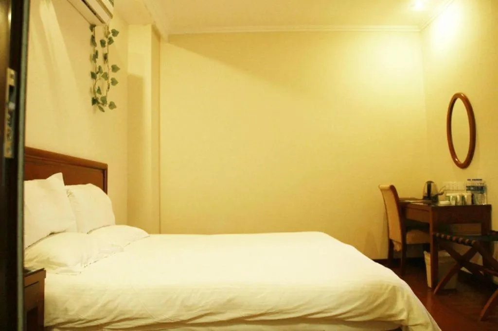 Bed in GreenTree Inn Jiangsu Suzhou Shi Road North Tongjing Road Subway Station Express Hotel