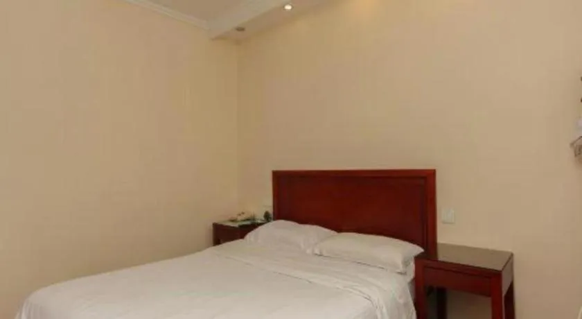 Bed in GreenTree Inn Jiangsu Suzhou Shi Road North Tongjing Road Subway Station Express Hotel