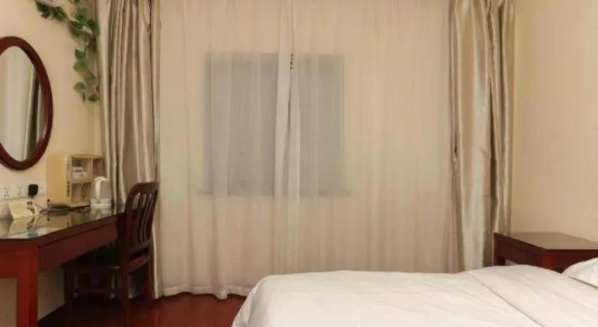 Bed in GreenTree Inn Jiangsu Suzhou Shi Road North Tongjing Road Subway Station Express Hotel