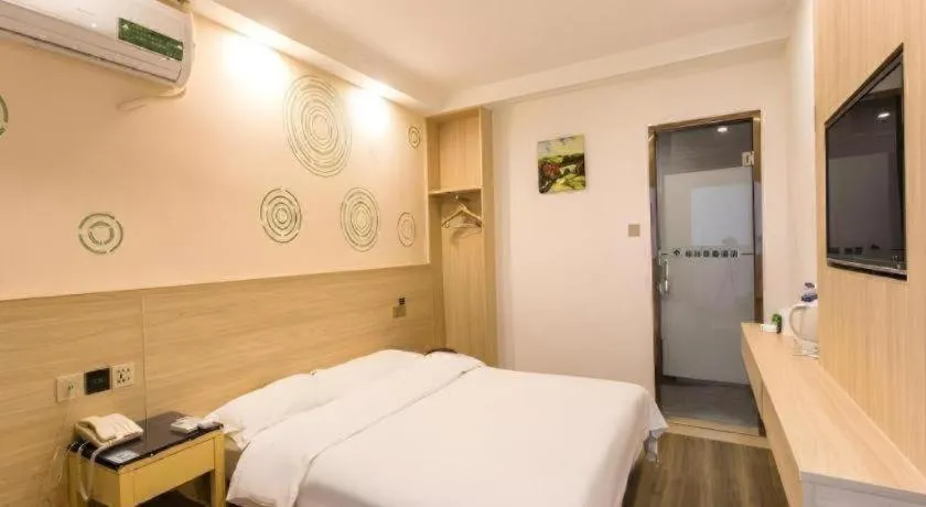 Bed in GreenTree Inn Suzhou Guanqian Street Yinguo Lane Business Hotel