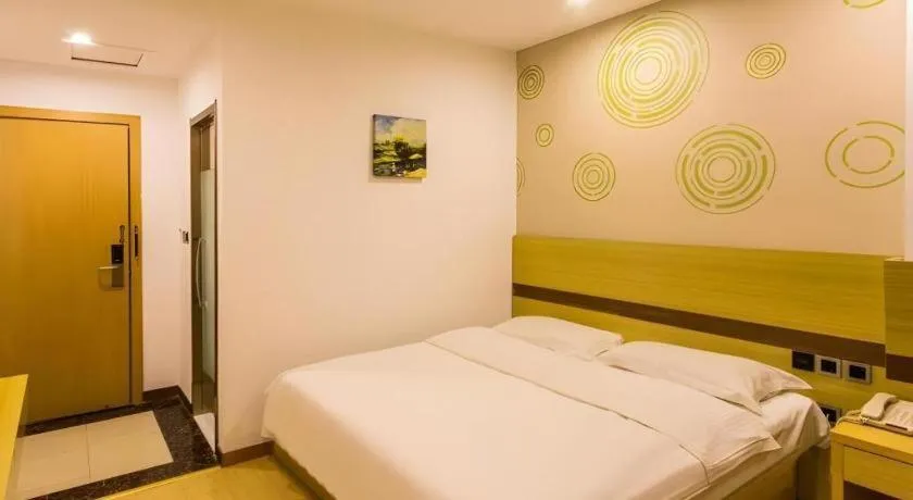 Bed in GreenTree Inn Suzhou Guanqian Street Yinguo Lane Business Hotel