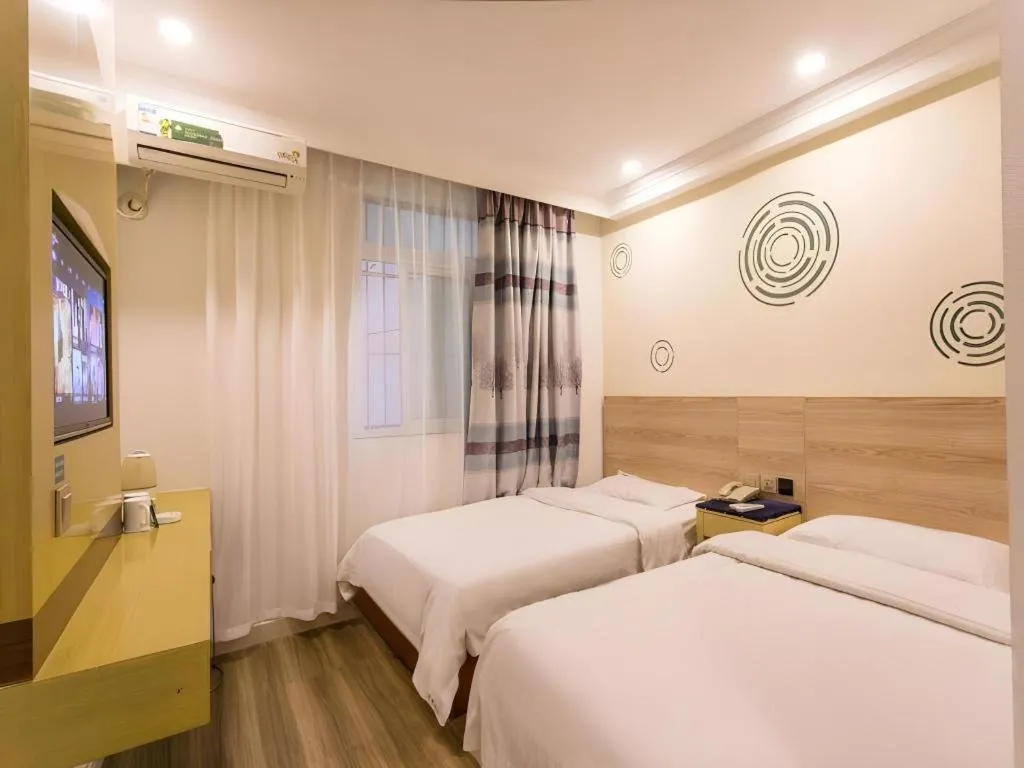 Bed in GreenTree Inn Suzhou Guanqian Street Yinguo Lane Business Hotel
