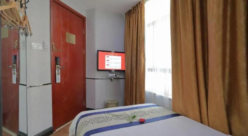 Bed in GreenTree Inn Jieyang North Linjiang Road Express Hotel