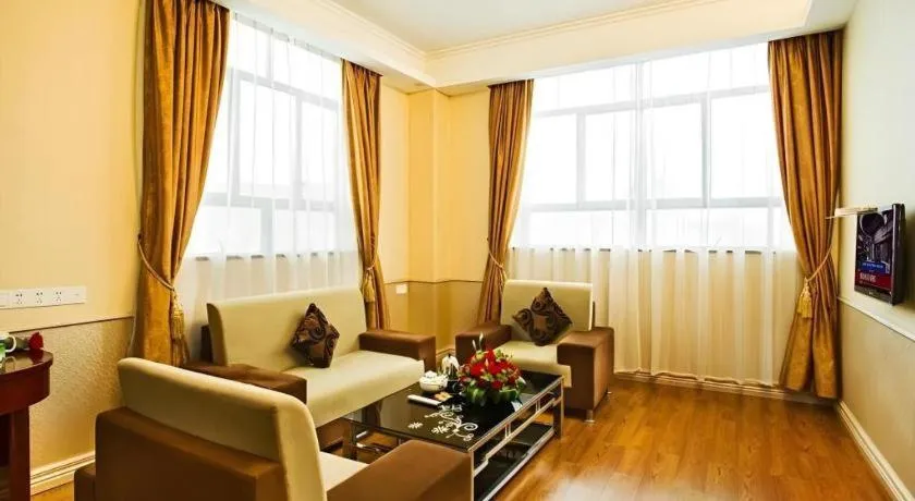 GreenTree Inn Jieyang North Linjiang Road Express Hotel