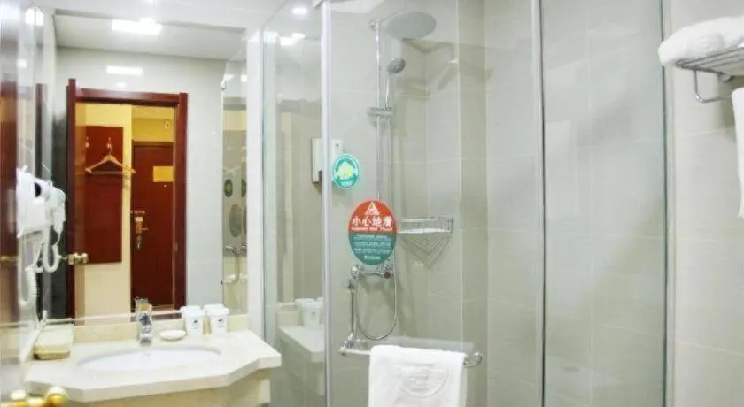 GreenTree Inn Jieyang North Linjiang Road Express Hotel