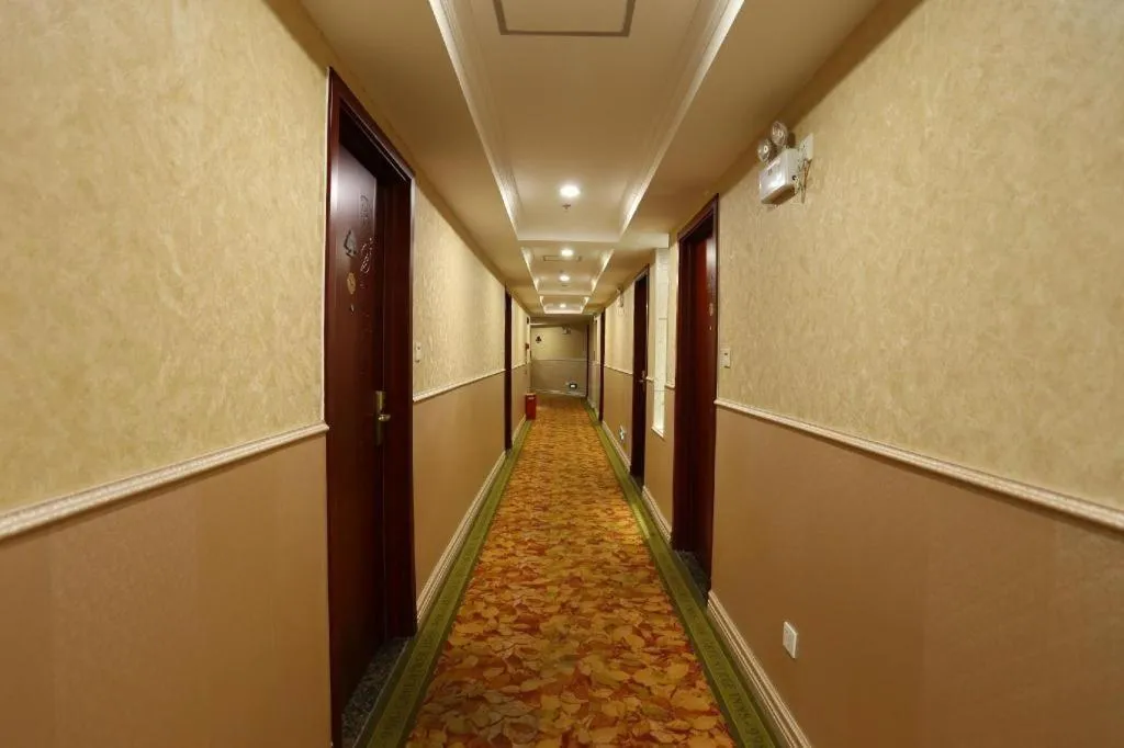 GreenTree Inn Jieyang North Linjiang Road Express Hotel