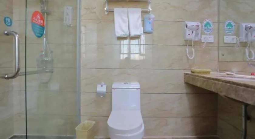 GreenTree Inn Jieyang North Linjiang Road Express Hotel