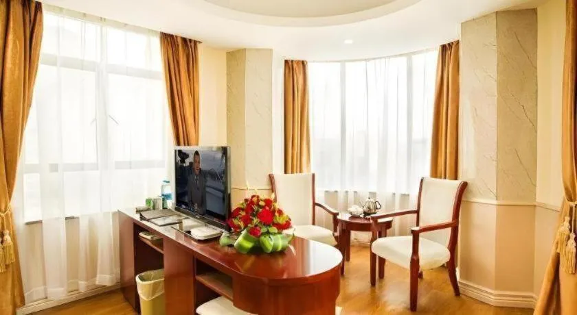GreenTree Inn Jieyang North Linjiang Road Express Hotel