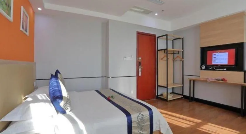 Bed in GreenTree Inn Jieyang North Linjiang Road Express Hotel