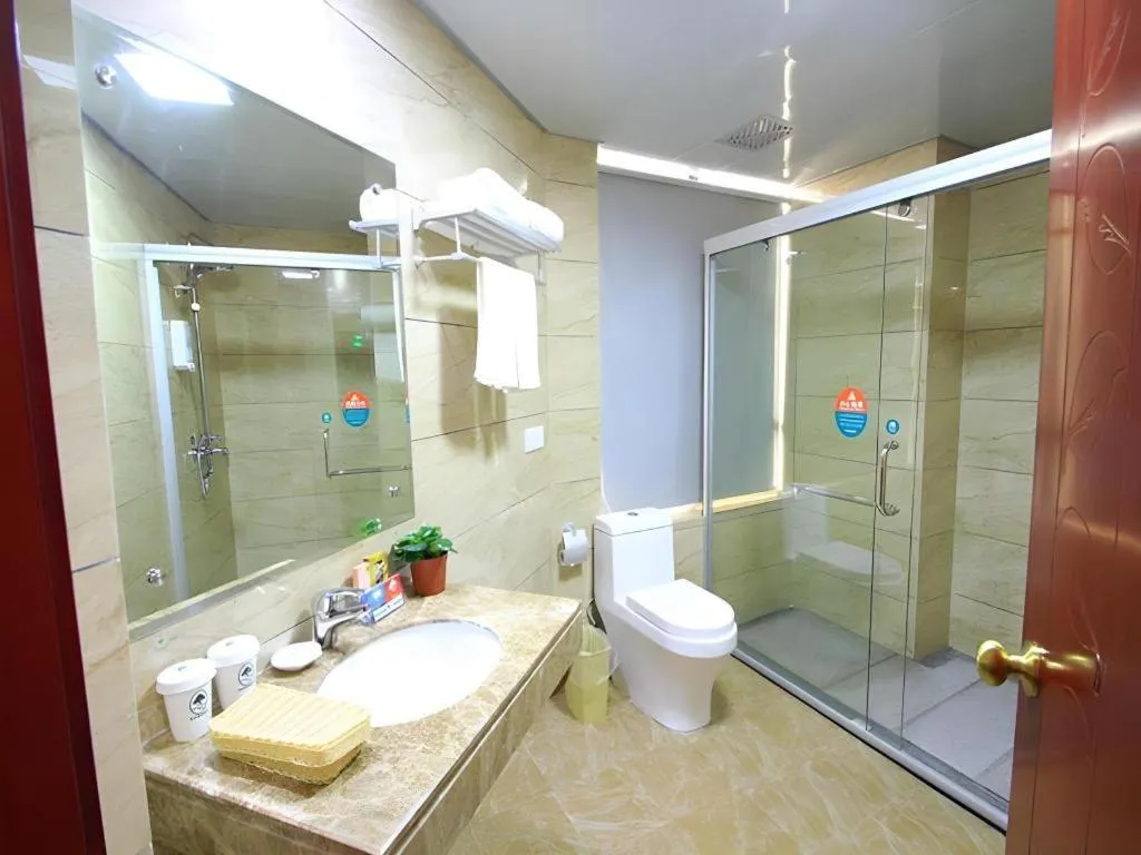 GreenTree Inn Jieyang North Linjiang Road Express Hotel