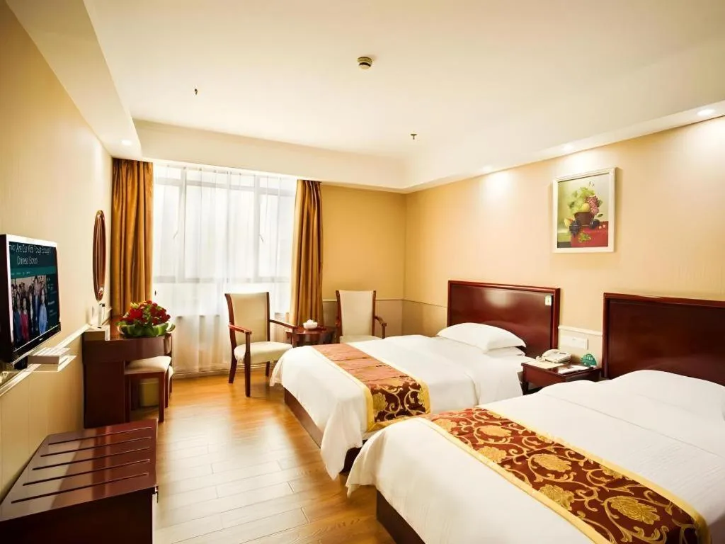 Bed in GreenTree Inn Jieyang North Linjiang Road Express Hotel