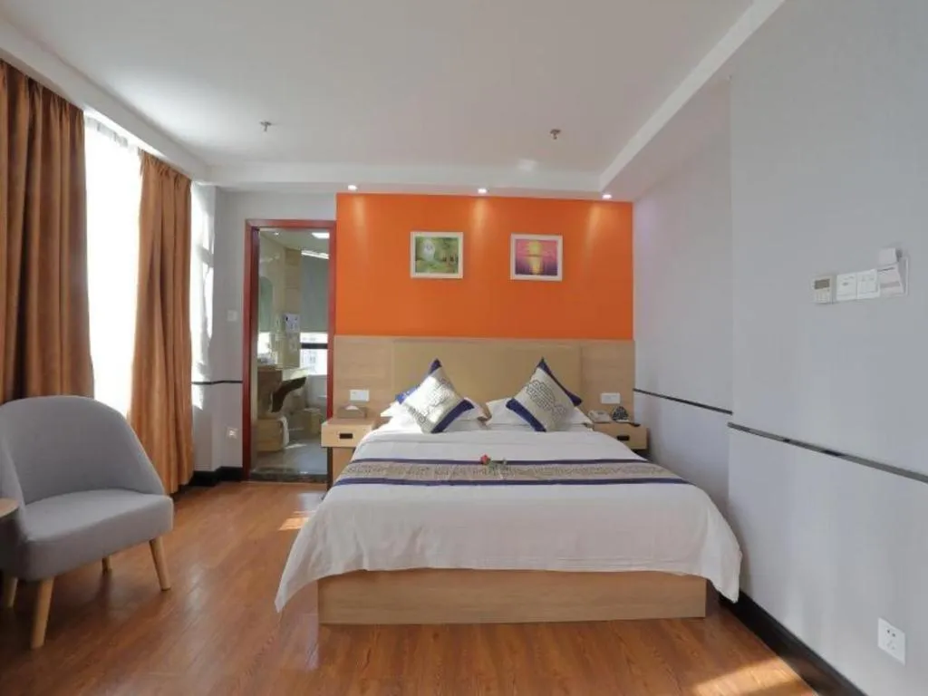 Bed in GreenTree Inn Jieyang North Linjiang Road Express Hotel