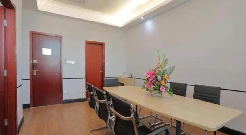 GreenTree Inn Jieyang North Linjiang Road Express Hotel