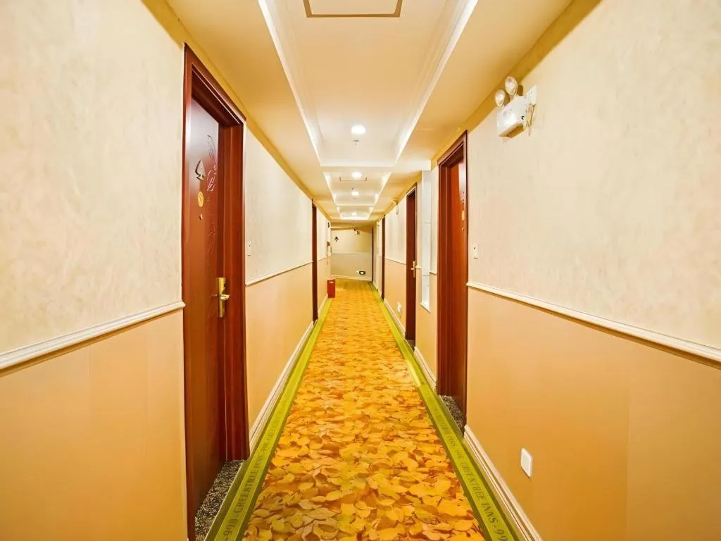 GreenTree Inn Jieyang North Linjiang Road Express Hotel