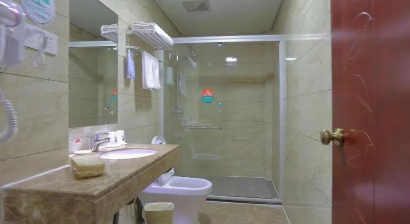 GreenTree Inn Jieyang North Linjiang Road Express Hotel