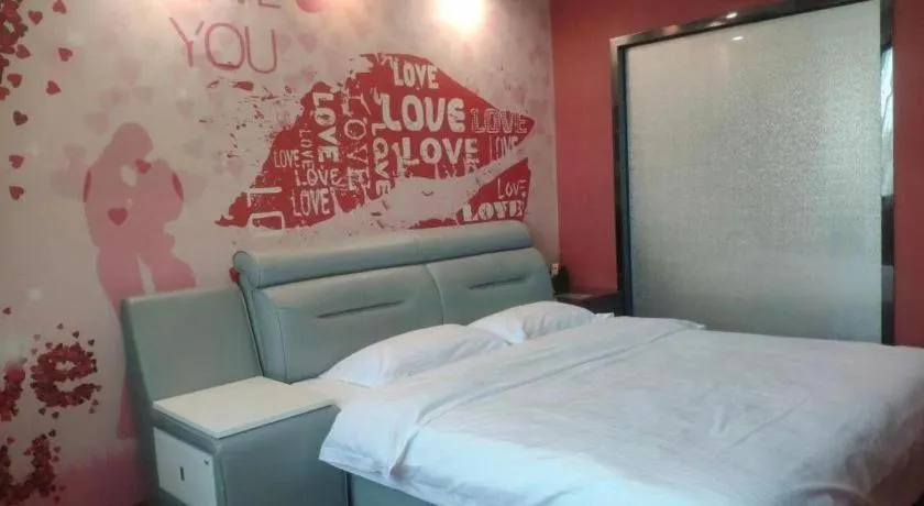 Bed in GreenTree Inn Guangzhou Baiyun International Airport Huaxi Road Express Hotel