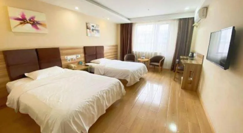 Bed in GreenTree Inn ShangHai KangQiao Industrial Zone JinXiu Road Business Hotel