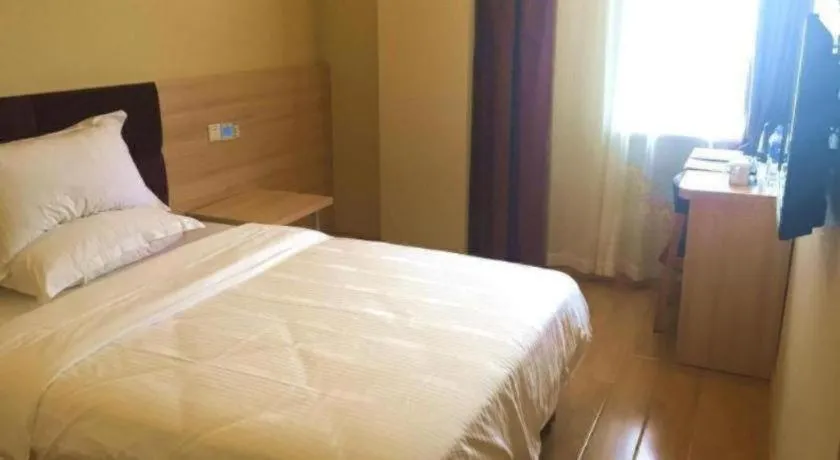 Bed in GreenTree Inn ShangHai KangQiao Industrial Zone JinXiu Road Business Hotel