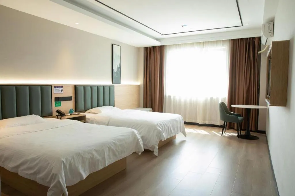 Bed in GreenTree Inn ShangHai KangQiao Industrial Zone JinXiu Road Business Hotel