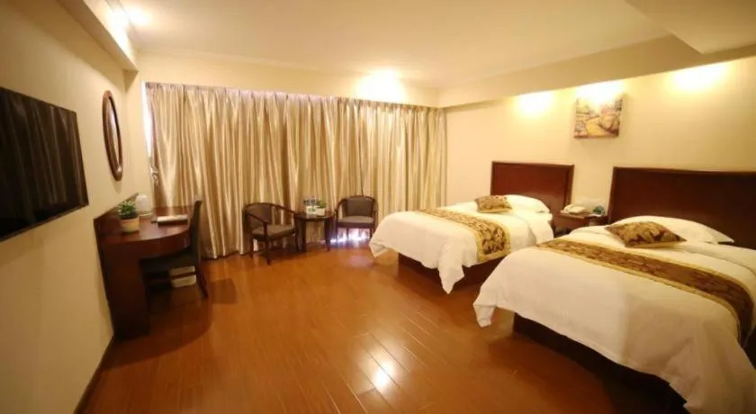 Bed in GreenTree Inn Suzhou Industrial Zone Yangcheng Lake Weiting Mong Kok Express Hotel