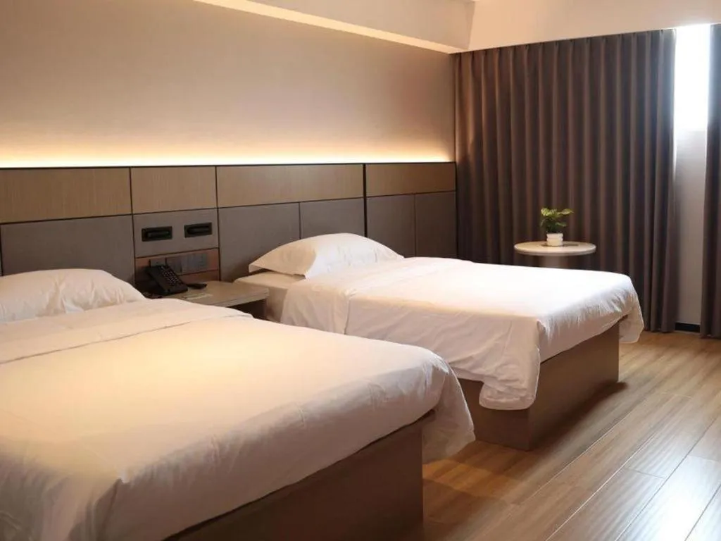 Bed in GreenTree Inn Suzhou Industrial Zone Yangcheng Lake Weiting Mong Kok Express Hotel