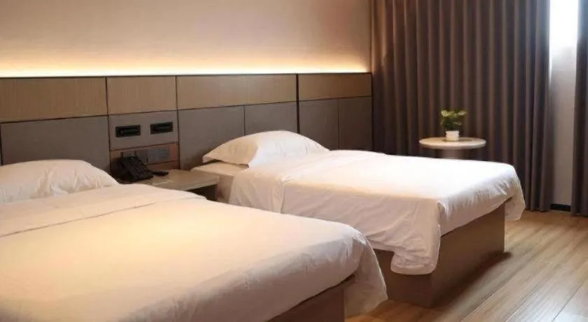 Bed in GreenTree Inn Suzhou Industrial Zone Yangcheng Lake Weiting Mong Kok Express Hotel