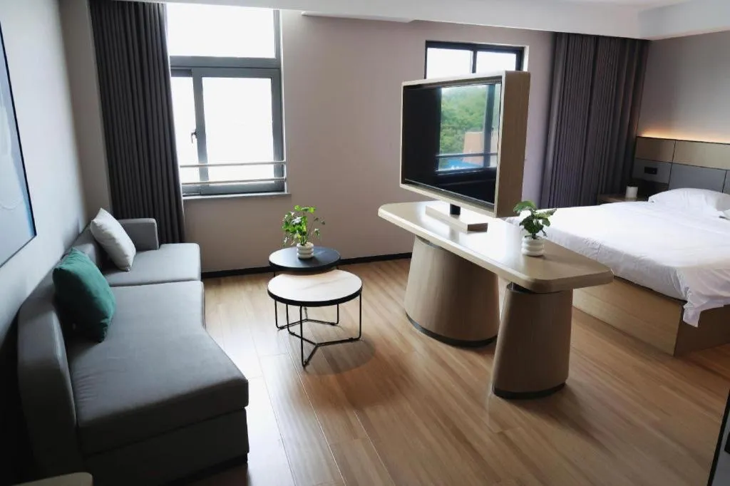 Bed in GreenTree Inn Suzhou Industrial Zone Yangcheng Lake Weiting Mong Kok Express Hotel