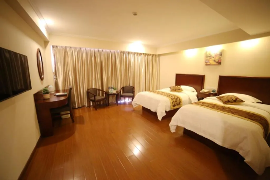 Bed in GreenTree Inn Suzhou Industrial Zone Yangcheng Lake Weiting Mong Kok Express Hotel