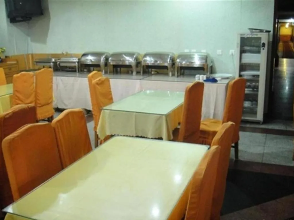 GreenTree Inn West Railway Station North Square Hotel