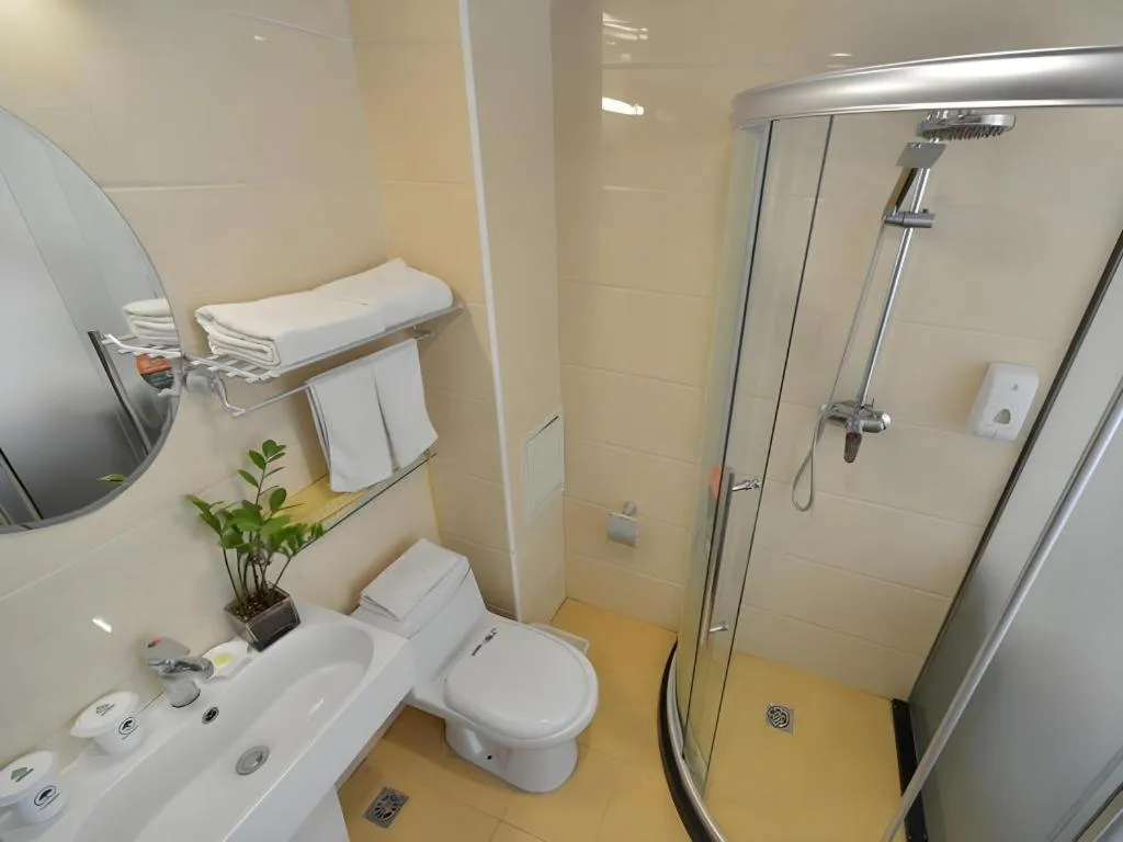 GreenTree Inn West Railway Station North Square Hotel