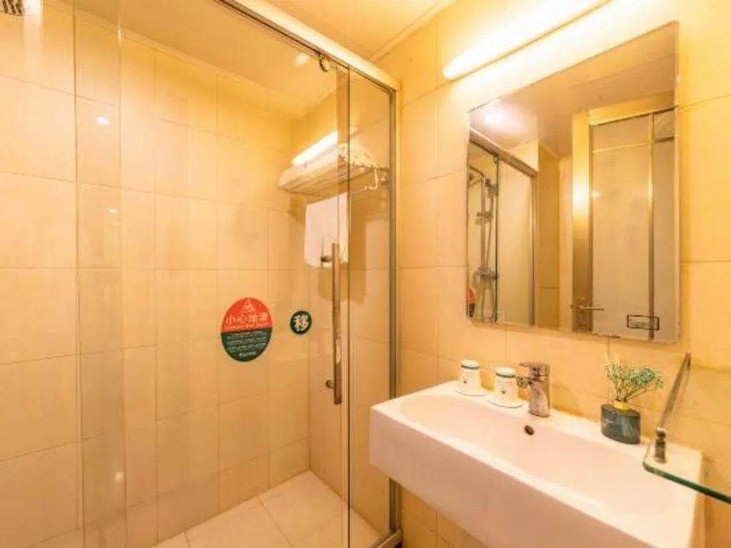 GreenTree Inn West Railway Station North Square Hotel