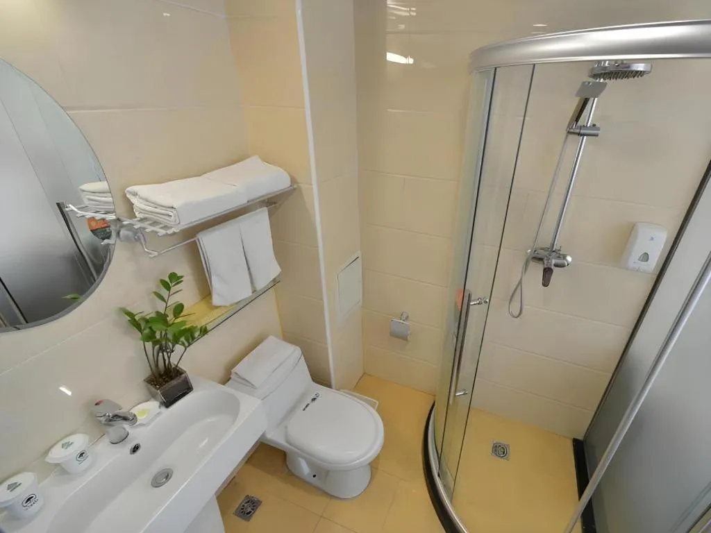 GreenTree Inn West Railway Station North Square Hotel