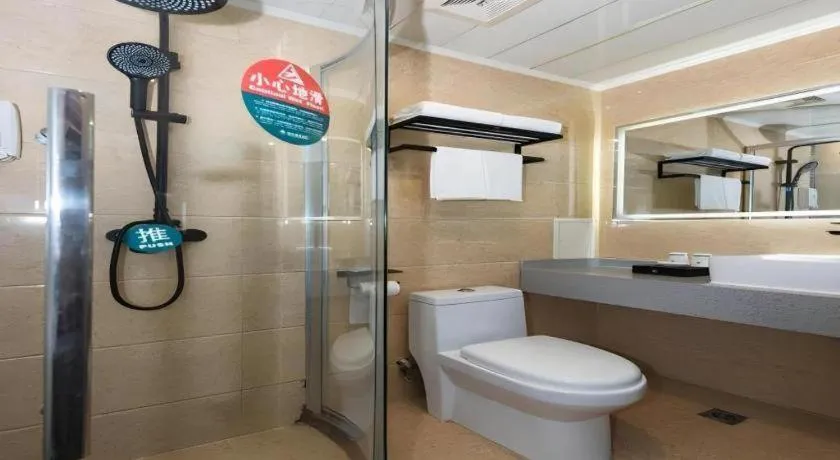 GreenTree Inn West Railway Station North Square Hotel