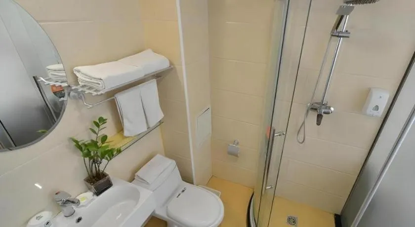 GreenTree Inn West Railway Station North Square Hotel