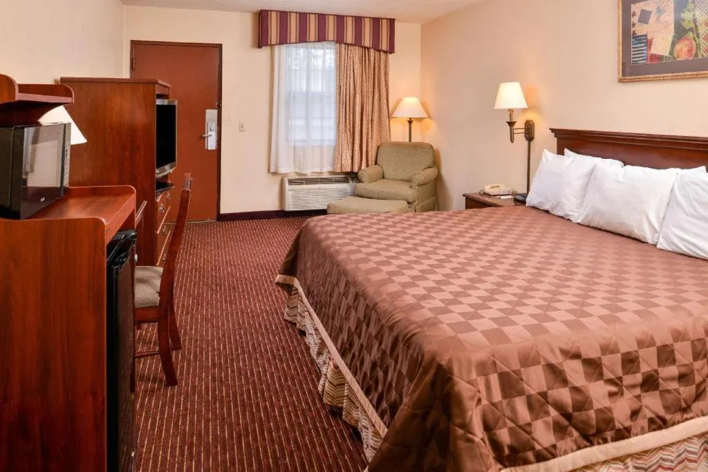 Bed in Americas Best Value Inn Alliance